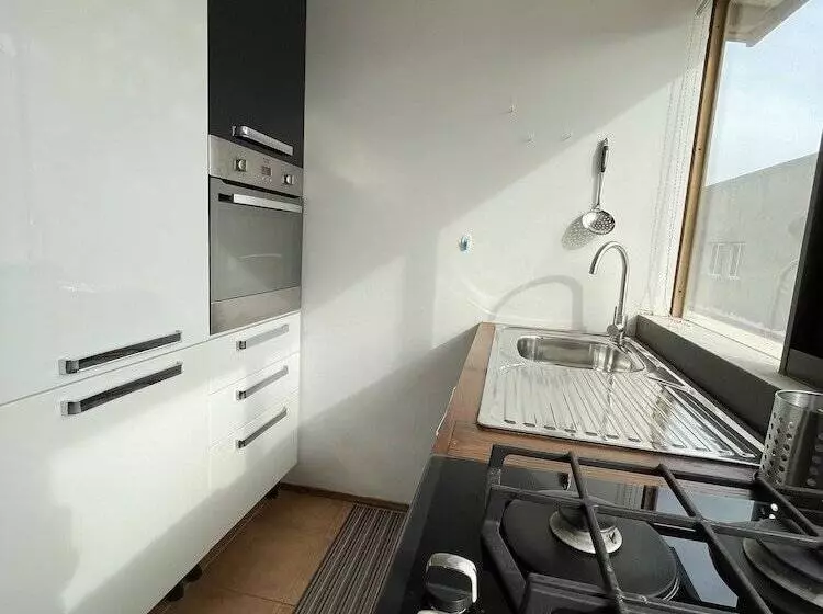 هتل Blue Eagle Guesthouse