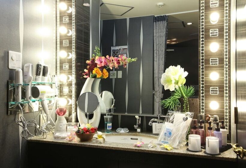 בית מלון כפרי Grassino Urban Resort Utsunomiya Adult Only