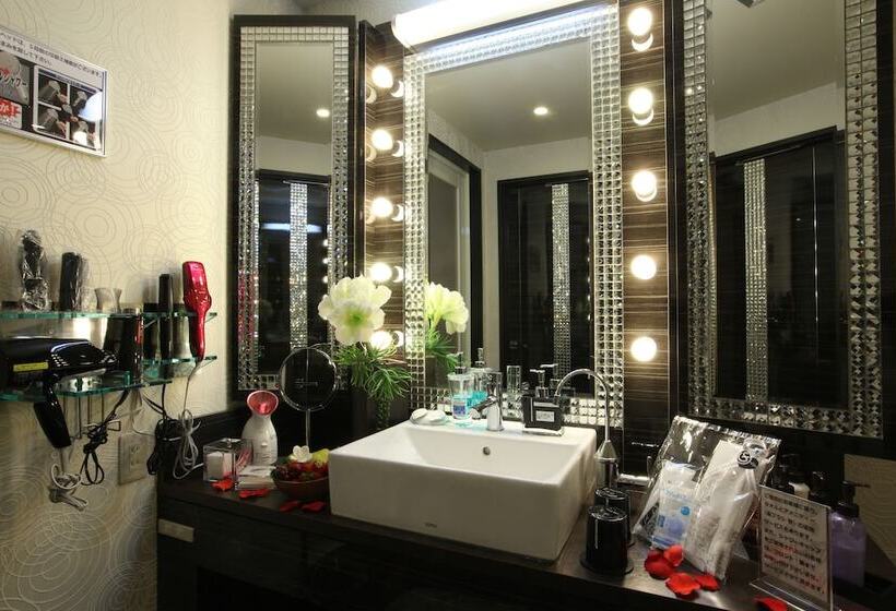 בית מלון כפרי Grassino Urban Resort Utsunomiya Adult Only