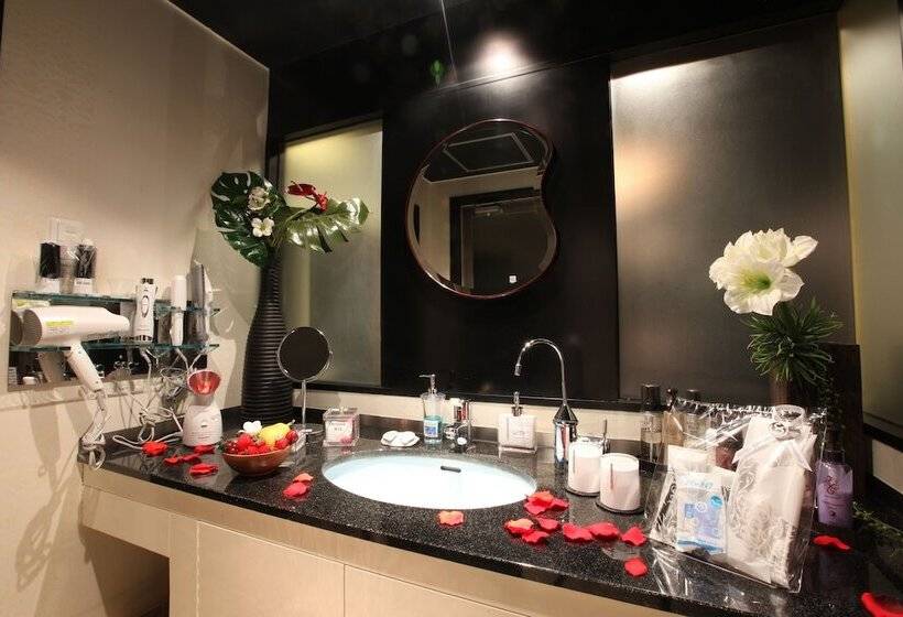 בית מלון כפרי Grassino Urban Resort Utsunomiya Adult Only