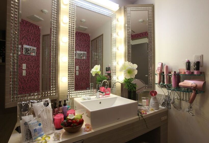 בית מלון כפרי Grassino Urban Resort Utsunomiya Adult Only