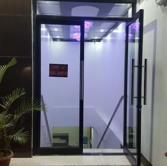 Hotel Jace'stravellers Inn