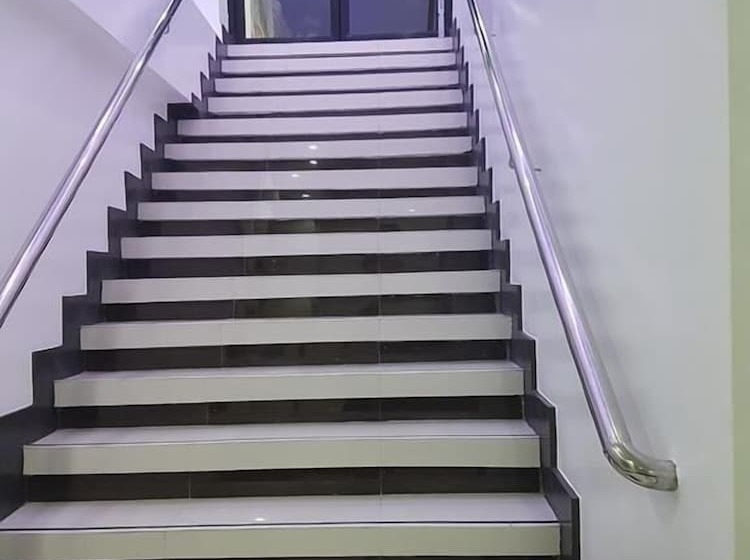 Hotel Jace'stravellers Inn