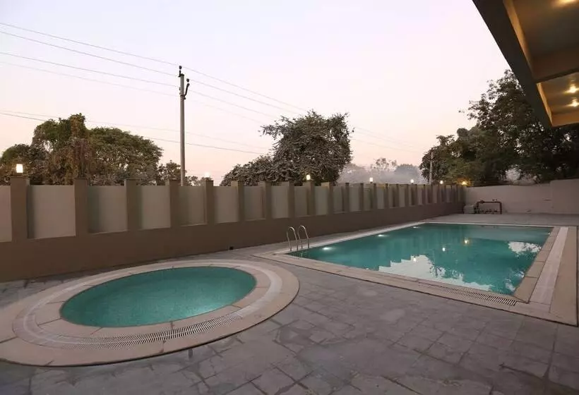 Hotelli Kukda Resort Chittorgarh