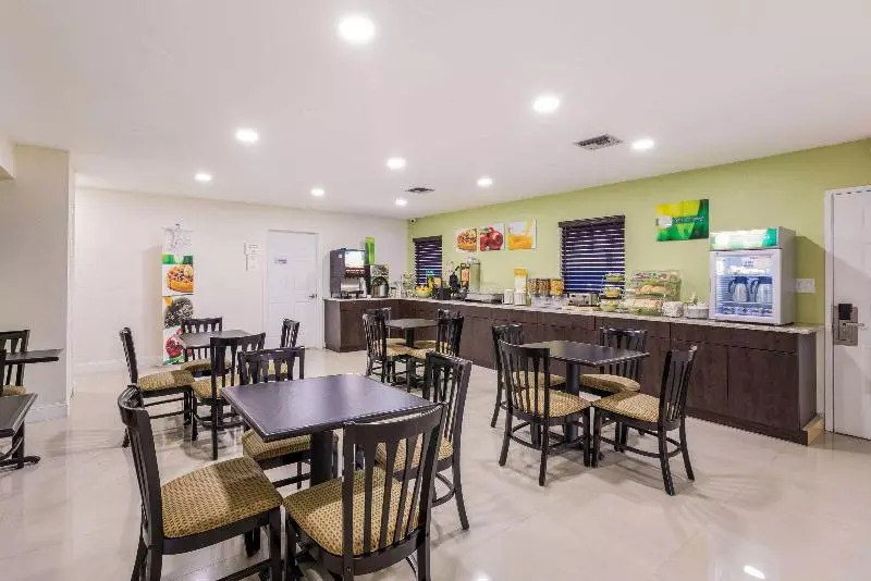 هتل Baymont By Wyndham Orlando Downtown