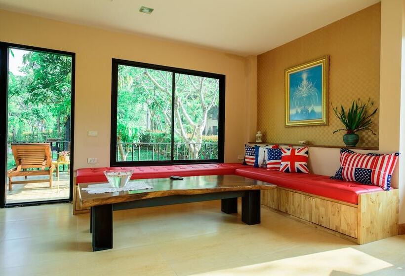 בית מלון כפרי The Organery Retreat