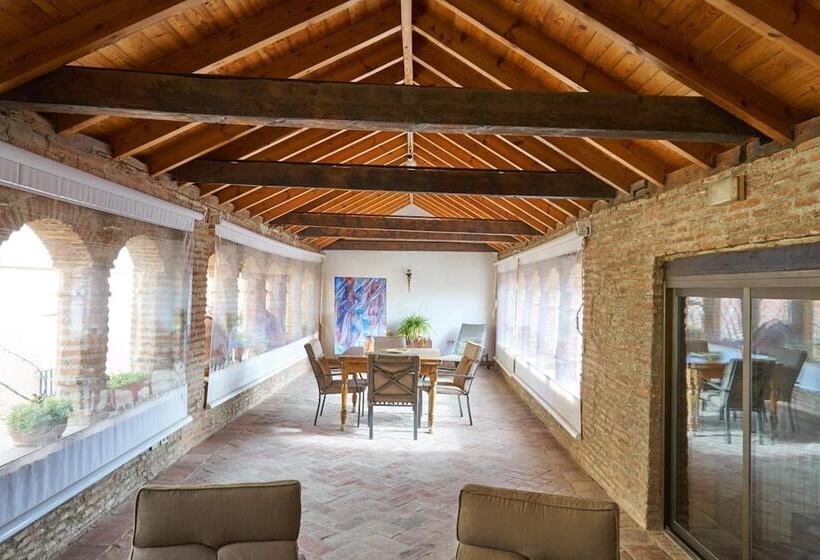 بنسيون Casa De La Escultora