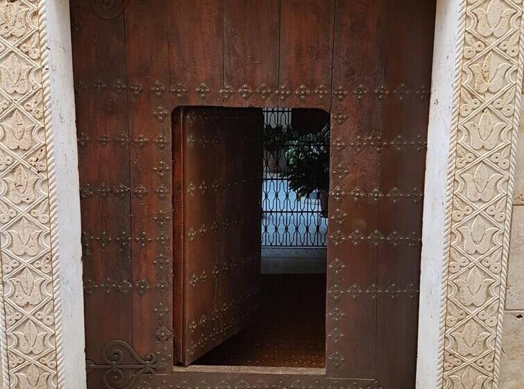 بنسيون Casa De La Escultora