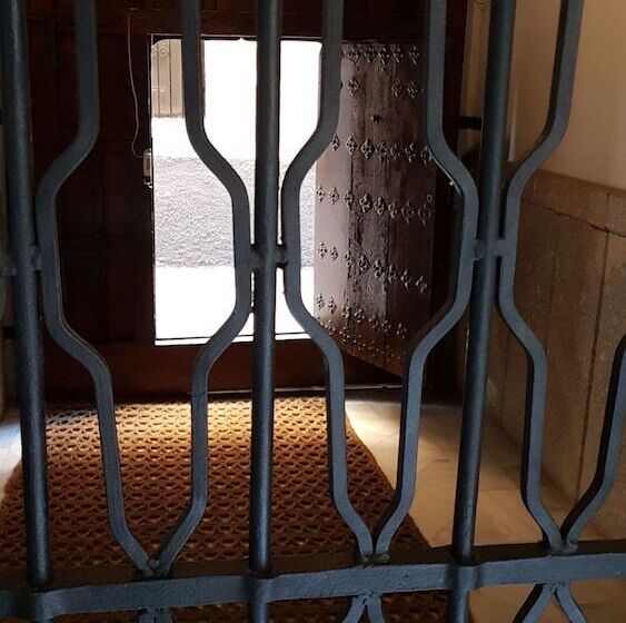 بنسيون Casa De La Escultora