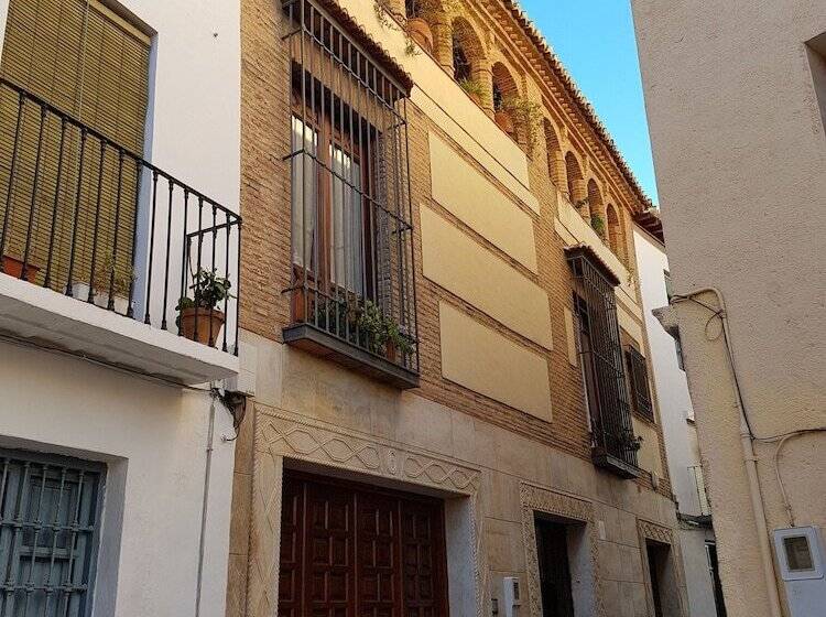 بنسيون Casa De La Escultora