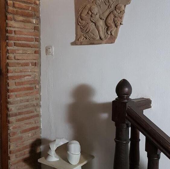 بنسيون Casa De La Escultora