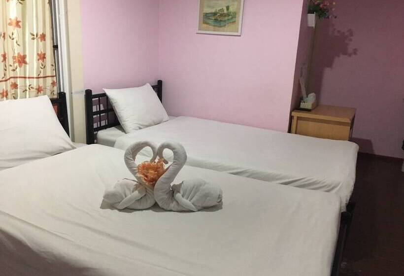 Pensão Chomtawan Home