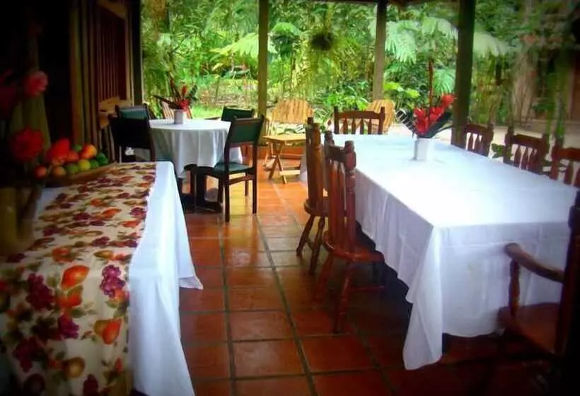 ホテル La Gamba Rainforest Lodge