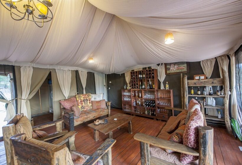 בית מלון כפרי Serengeti Acacia Central Camp