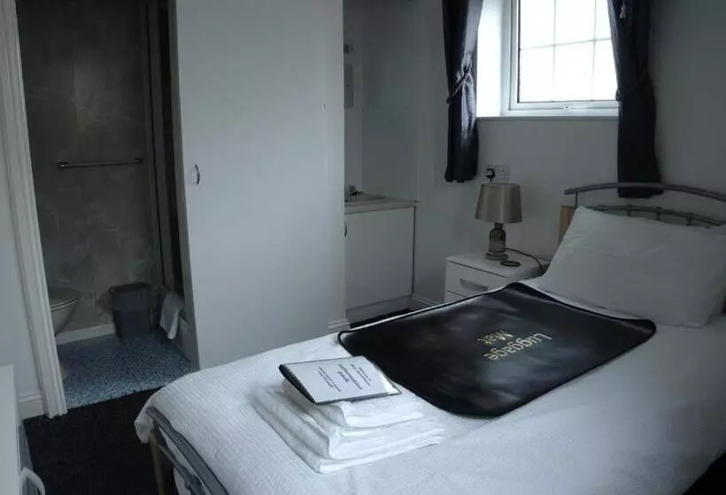 Majatalo Elnor Guest House