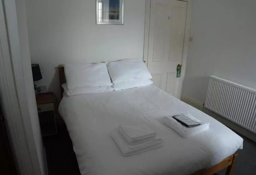 Majatalo Elnor Guest House