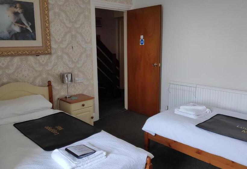 Пансион Elnor Guest House