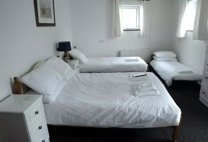 Majatalo Elnor Guest House