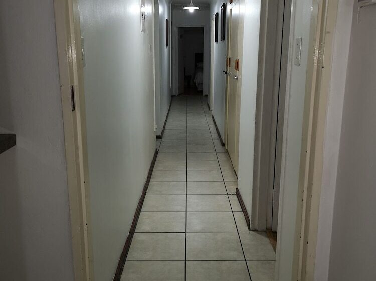 פנסיון Twinnpalms Accommodation