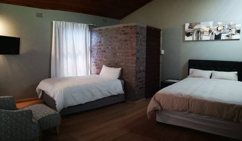 פנסיון Twinnpalms Accommodation