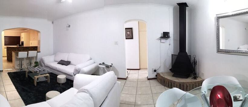 פנסיון Twinnpalms Accommodation