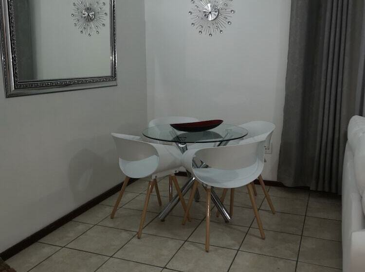 פנסיון Twinnpalms Accommodation