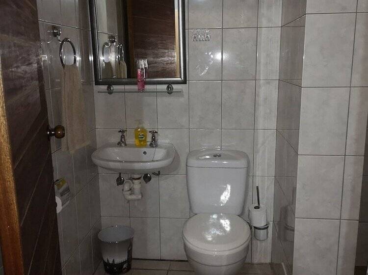 פנסיון Twinnpalms Accommodation