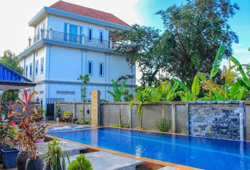 پانسیون Villa Theara