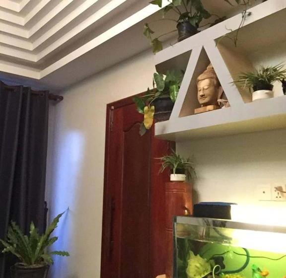 پانسیون Villa Theara