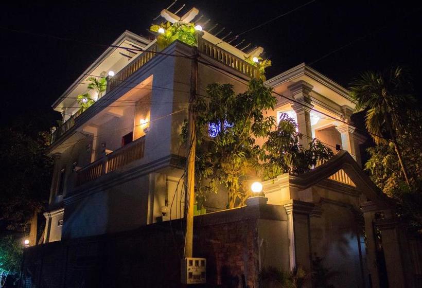 پانسیون Villa Theara