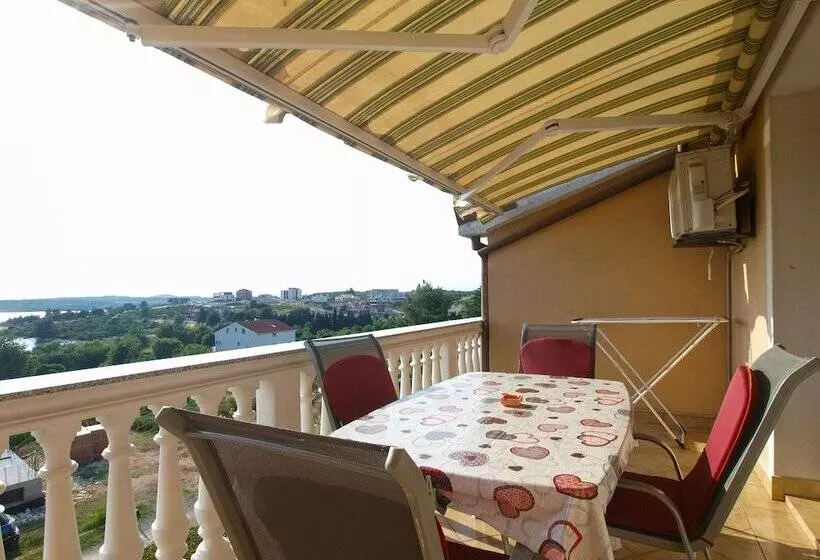 Apartment  Anica 770