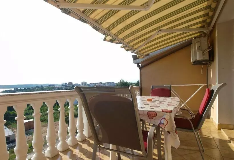 Apartment  Anica 770