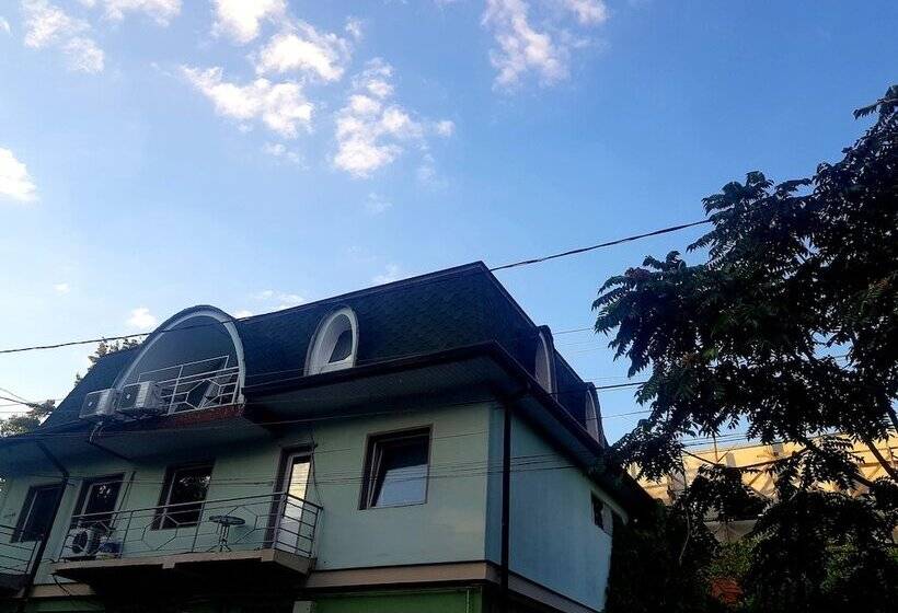 ペンション Art Boutique Central