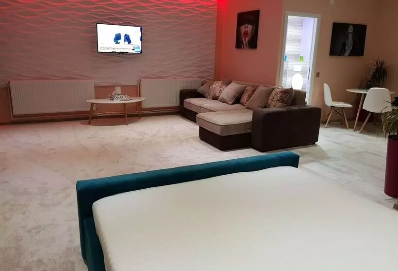 Majatalo Art Boutique Central