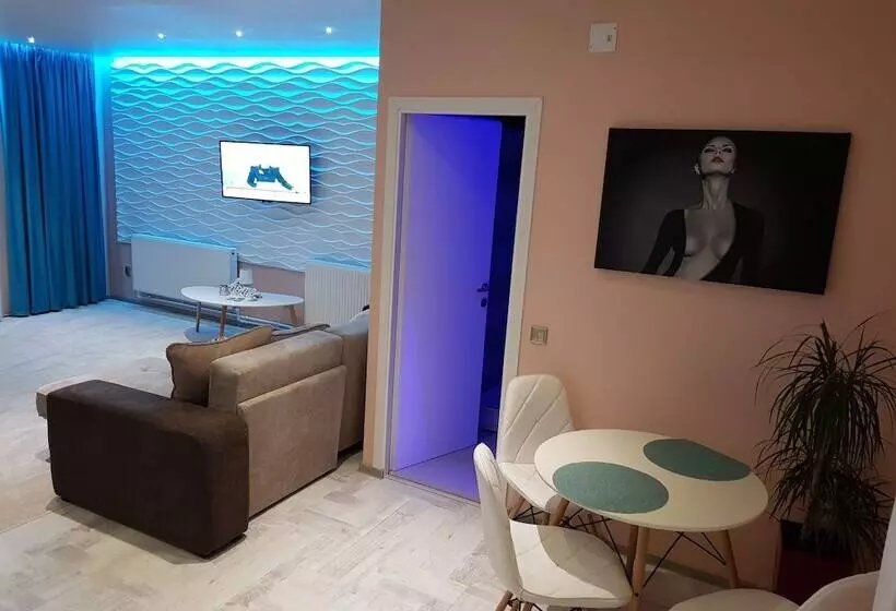 Majatalo Art Boutique Central