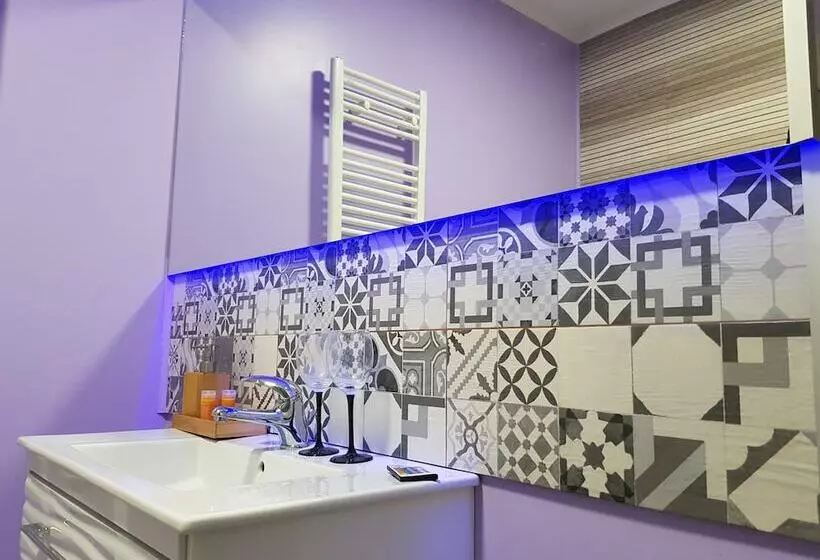 Majatalo Art Boutique Central