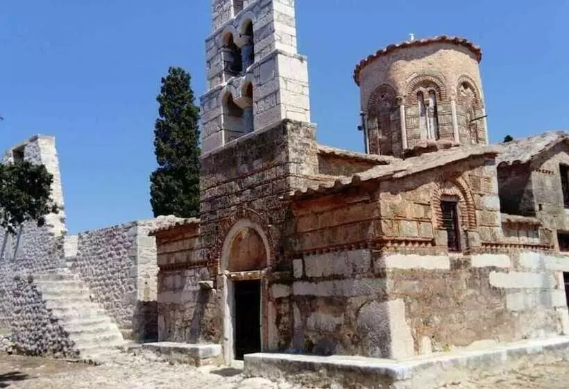 Majatalo Charouda Stone Tower