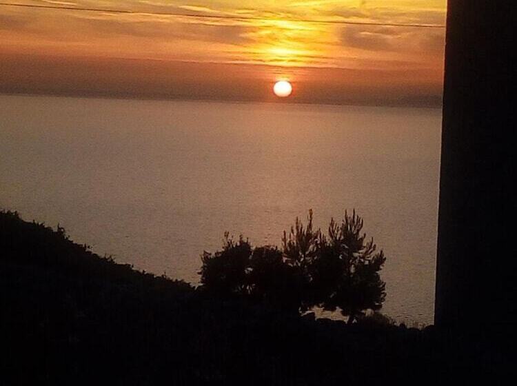 پانسیون Charouda Stone Tower