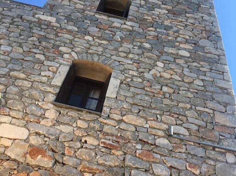 پانسیون Charouda Stone Tower