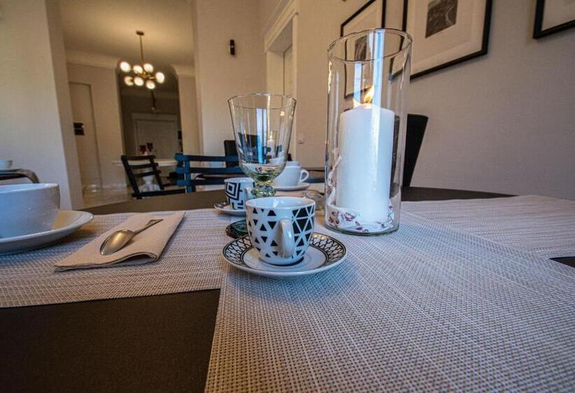 Pension (Hôtel basse catégorie) Compasso Suites