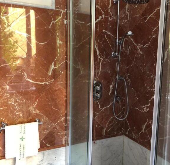 Pension (Hôtel basse catégorie) Compasso Suites