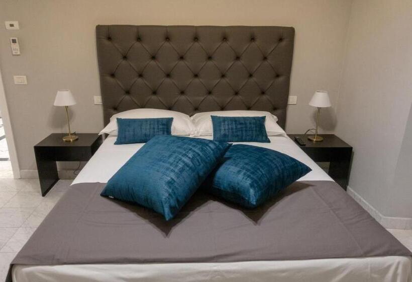 Pension (Hôtel basse catégorie) Compasso Suites