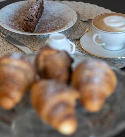 Pension (Hôtel basse catégorie) Compasso Suites