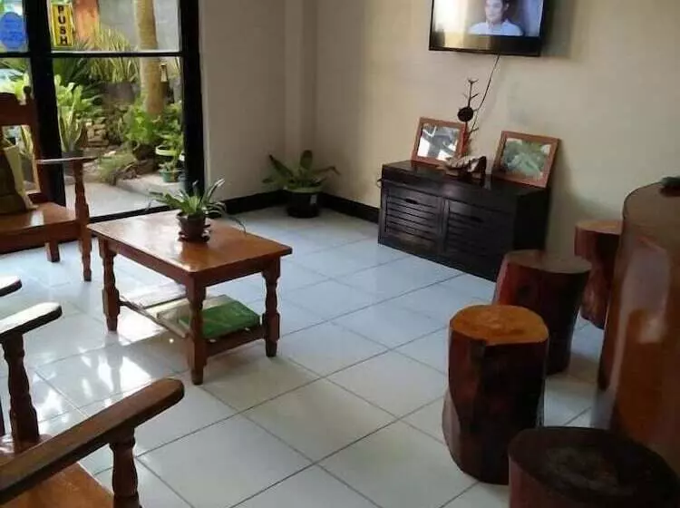 پانسیون Ddd Habitat Dormitory   Tacloban
