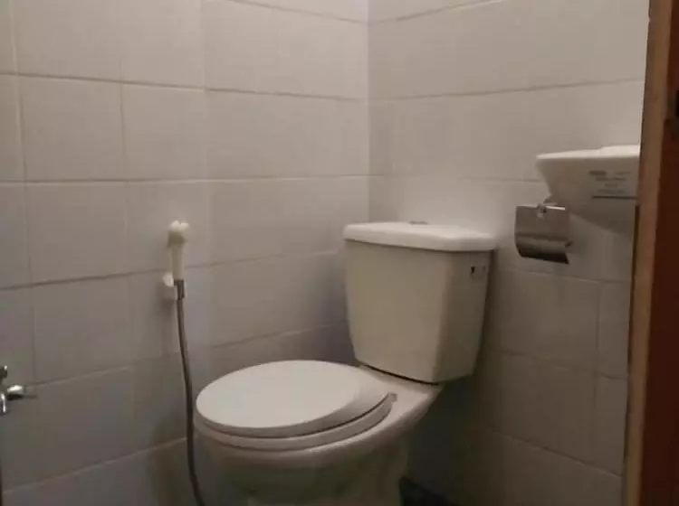 پانسیون Ddd Habitat Dormitory   Tacloban