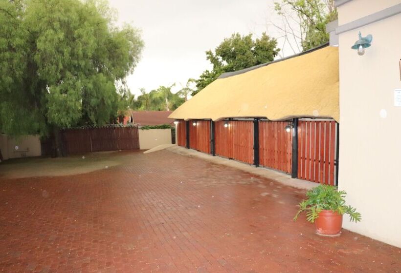 פנסיון Greenwoods Selfcatering