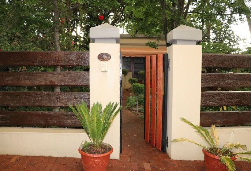 פנסיון Greenwoods Selfcatering