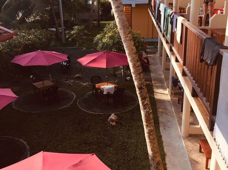 بنسيون Hot Tuna Surfers Rest Midigama