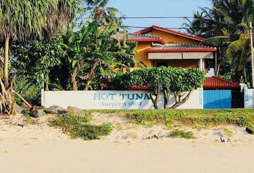 Majatalo Hot Tuna Surfers Rest Midigama