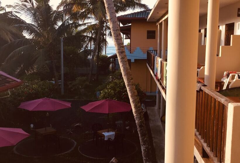 بنسيون Hot Tuna Surfers Rest Midigama